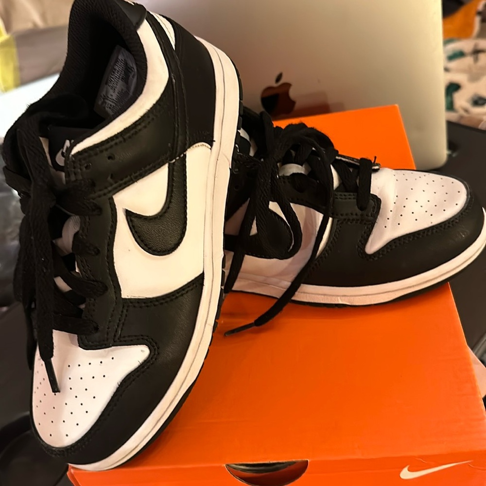 Nike Panda Dunks